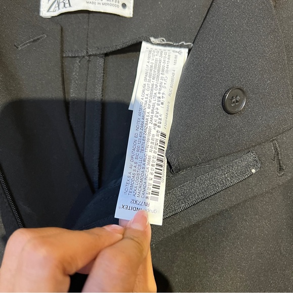 Zara Capris- Black - Picture 3 of 5